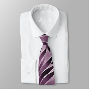 Vackra blad i aubergine-lila slips