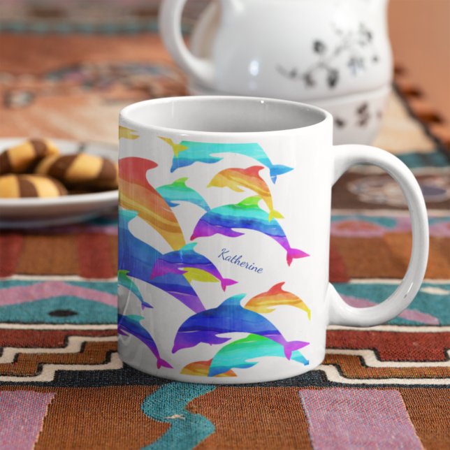 Vackra delfiner i Regnbåg med första Namn Kaffemugg (Skapare uppladdad)