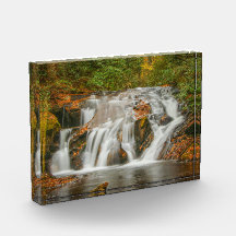 Vackra Dukes bäck vattenfall i N. Georgia