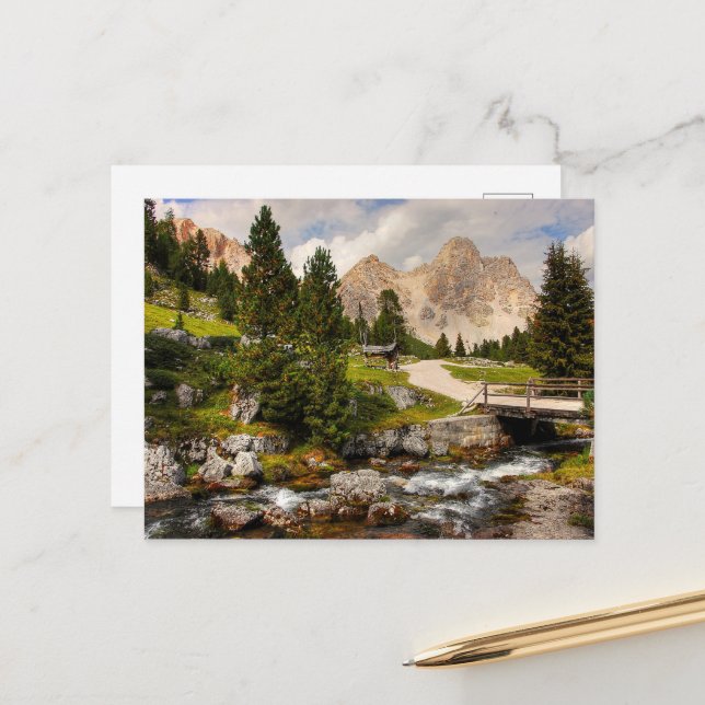 Vackra Hiking Trail River, Träd och berg Vykort (Fram/Back In Situ)