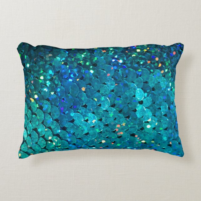 Vackra och färglösa sekvenser som mousserar under prydnadskudde (Framsidan)