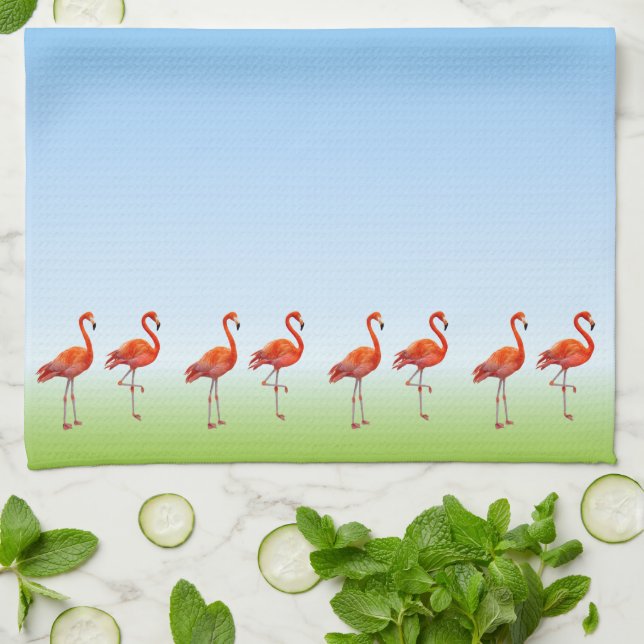 Vackra rosa flamingos på ljusblå gradient kökshandduk (Vikta)