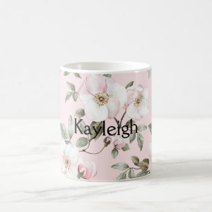 Vackra rosablommor i rosa och vitt kaffemugg