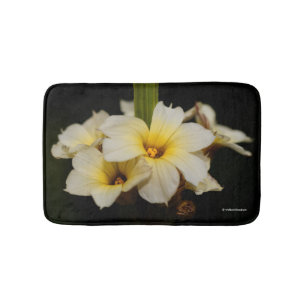 Vackra Satin Flowers på Black Badrumsmatta