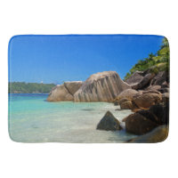 Vackra Tropiska havet med Rocky Beach