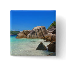 Vackra Tropiska havet med Rocky Beach