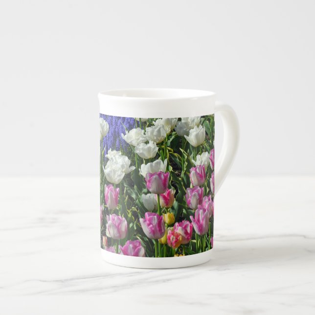 Vackra vår-tulpaner benporslin mugg (Framsida höger)