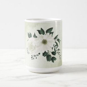 Vackra vita blommor gröna blad kaffemugg