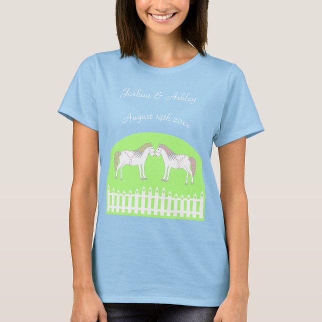 Vackra vita bröllopshästar specialdesignade t shirt (Framsida)