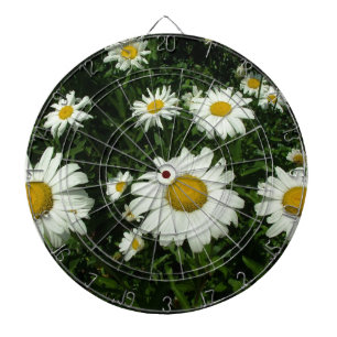 vackra vita prästkrageblommor. darttavla