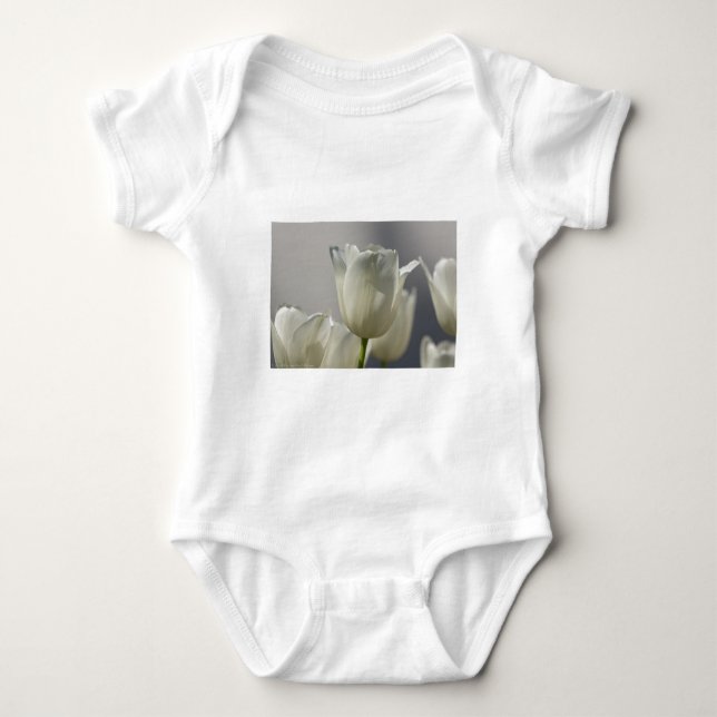 Vackra vita vår tulpaner t-shirt (Framsida)