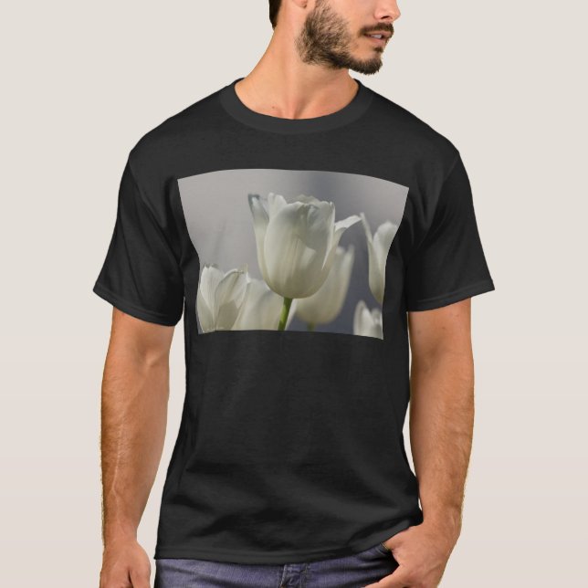 Vackra vita vår tulpaner tee shirt (Framsida)