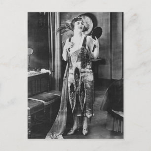 Vackra Woman Flapper-klänning 1920-talet Vykort