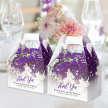 Vackvit och Lila favoritruta Presentaskar<br><div class="desc">Designad som en bröllopsfavoritbox för att komplettera vår blommigt Sommarvit och Rosa/Lila Bougainvillea-inbjudan och stationär räckvidd, kan denna Tack också enkelt och fullständigt anpassas till födelsedag och andra speciella tillfällen. Det är enkelt att ändra textens ordalydelse och typsnitt. Se andra matchande utformningar och färg-sätt i det här området för att...</div>