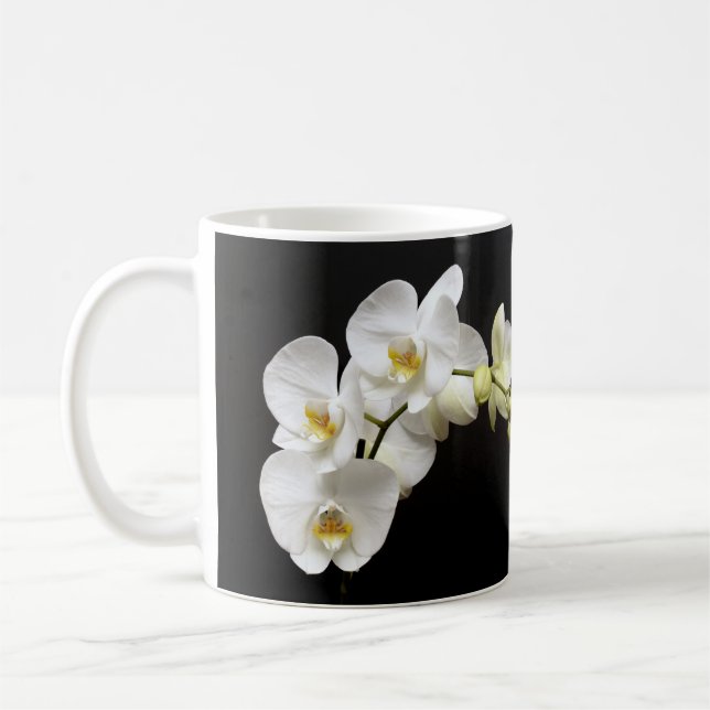 Vackvit Orchid med svart bakgrund Kaffemugg (Vänster)