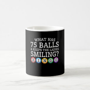Vad 75 klumpa ihop sig behålladamer som ler Bingo Kaffemugg