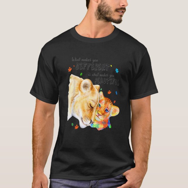 Vad gör att du skiljer dig från Lejona Mamma Autis T Shirt (Framsida)
