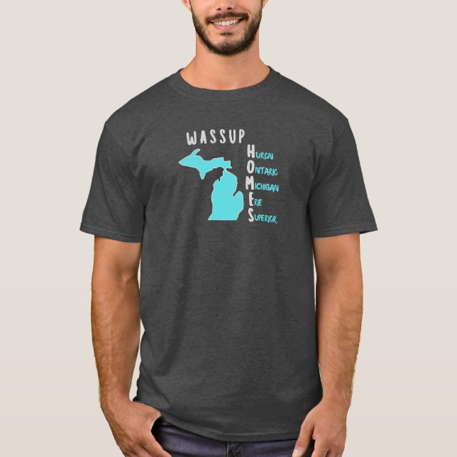 VAD HÄNDER HEMMA? T-SHIRT M MED KARTA ÖVER MICHIGA (Framsida)