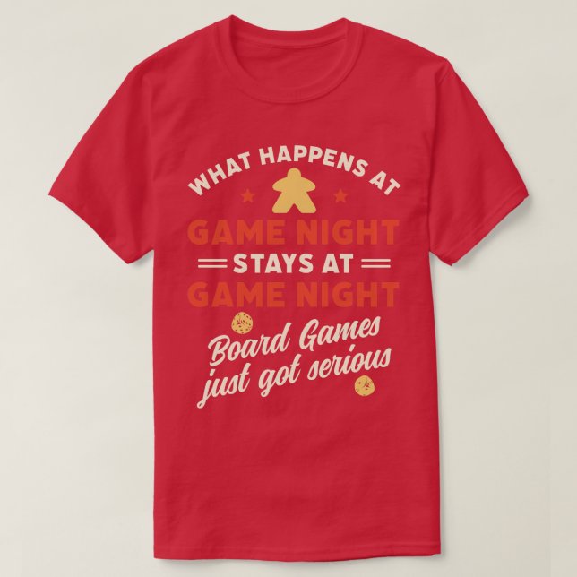 Vad händer vid Game Nght Funny Board Games Quote T Shirt (Design framsida)