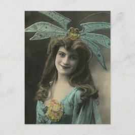 Vad hon har på huvudet vykort