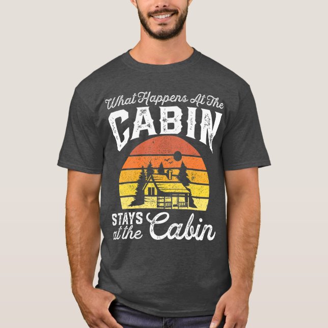 Vad som händer vid Cabin-stationen är en fantastis T Shirt (Framsida)