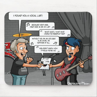 Vadderar den roliga musen för vokalistmusikhumorn musmatta