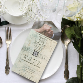 Väderbiten textur med blommiga antydningar QR-kod