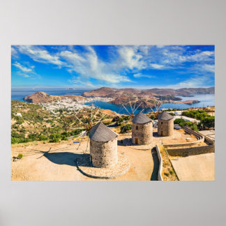 Väderkvarnarna i Chora på ön Patmos, Grekland Poster