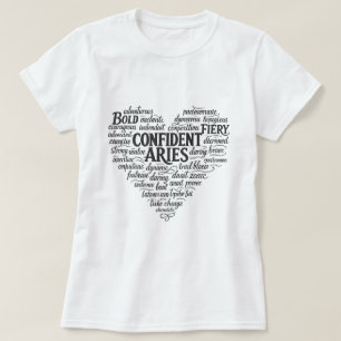 Vädurens Zodiak T-Shirt för Kvinnor Ord Moln Des