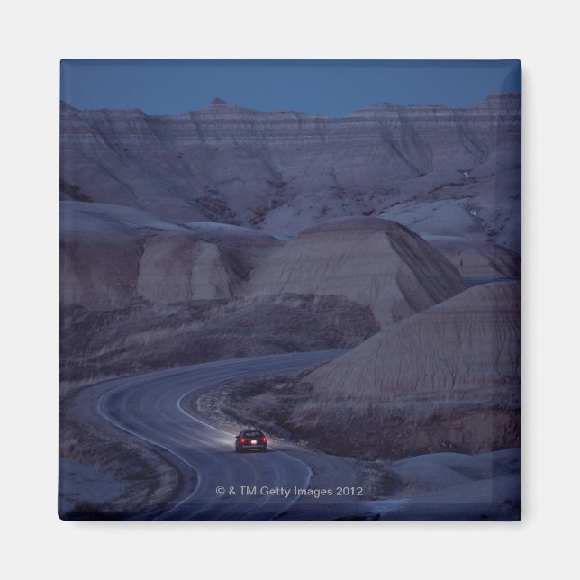 Väg genom bergsregionen magnet (Framsidan)