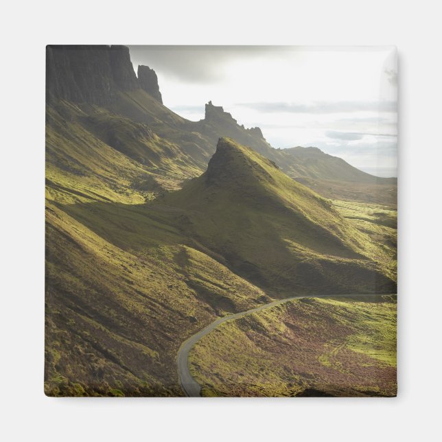 Väg i höjd med Quiraing, Isle of Skye. Magnet (Framsidan)