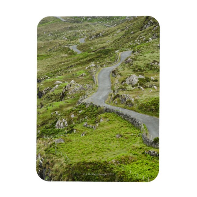 Väg mellan Ballaghacahreen och Caherkeen. Magnet (Vertikal)