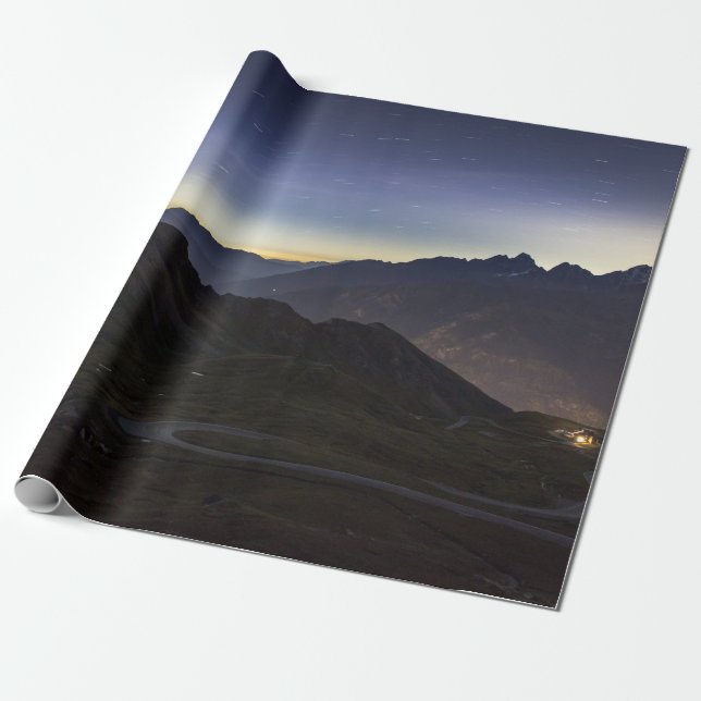 VÄG MELLAN MOUNTAI PRESENTPAPPER (Utrullad)