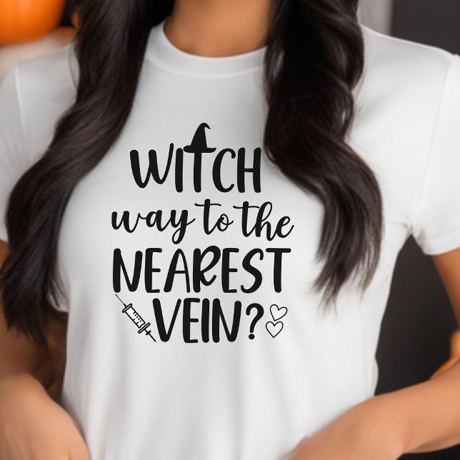 Väg mot närmaste Vein Halloween-sjuksköterska T Shirt (Witch Way To The Nearest Vein Funny Halloween Nurse Shirt)