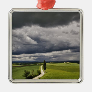 Väg och stormmoln, landsbygden i Toscana-regionen, Julgransprydnad Metall