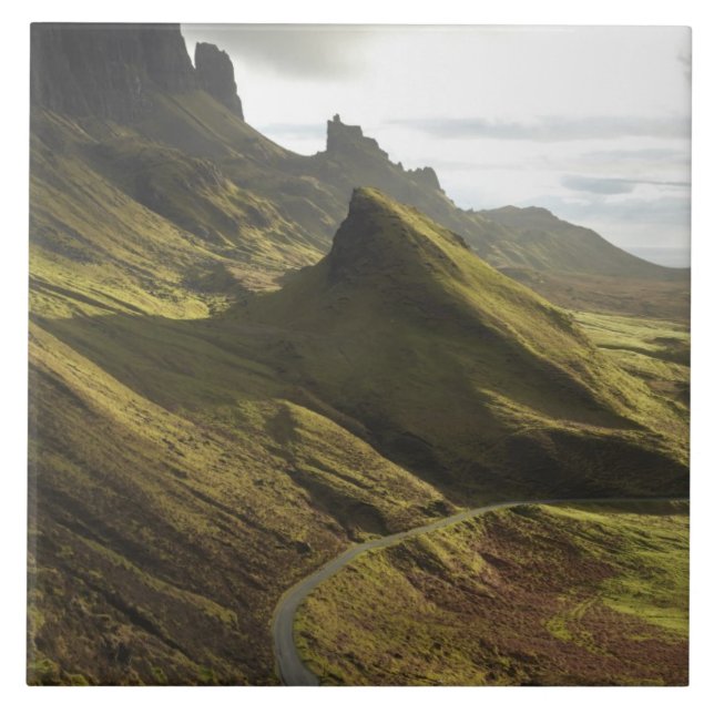 Väg som går upp till The Quiraing, Isle of Skye, Kakelplatta (Framsidan)