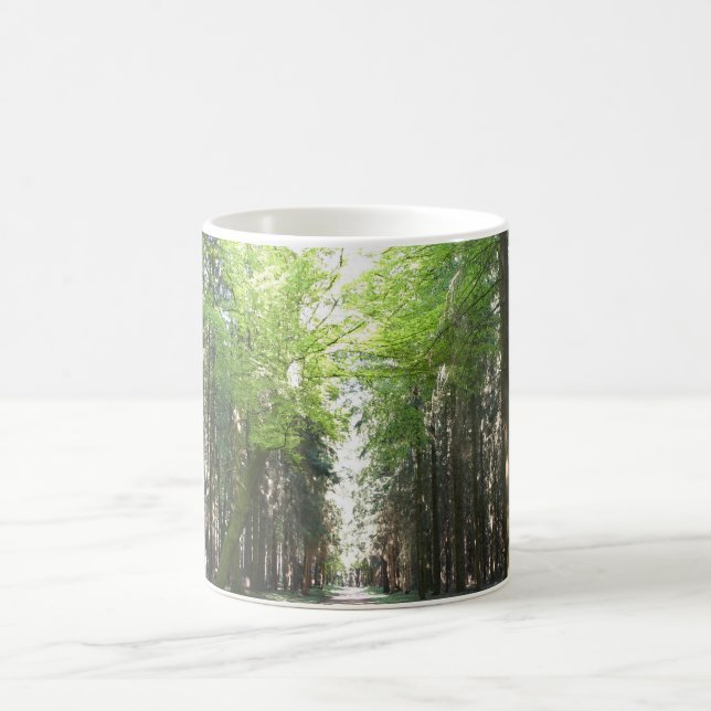 Väg till och med skogen kaffemugg (Center)