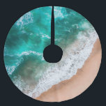 Vågar på Sandy Beach Julgransmatta Borstad Polyester<br><div class="desc">Söt Blå våglappar mot sandstrand</div>