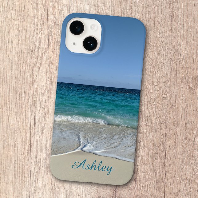 Vågar vid blå havet på karibiska stranden (Protect your phone with style and a personal touch.)