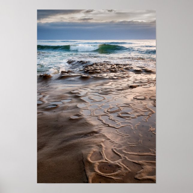 Vågbrytning på stranden, Kalifornien Poster (Framsidan)