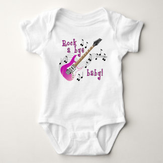 Vagga en Byebabyrosa Tee