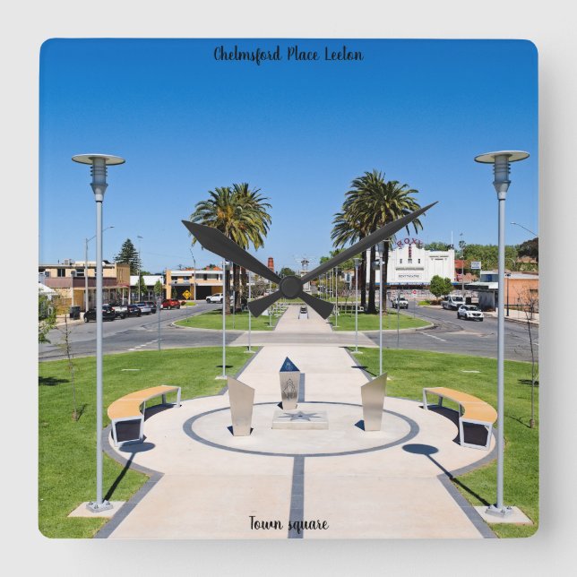 Väggklocka 27,3 cm fyrkantig akryl (Framsida)