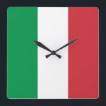 Vägglås med Flagga av Italien Fyrkantig Klocka<br><div class="desc">Lägg till en liten italiensk charm till ditt hem med den här elegantens väggklocka med flagga Italien! Den här väggklockan är uppgjord med stor uppmärksamhet på detaljer och är inte bara en tidspunkt. Den är ett firande av det italienska arvet och det italienska kulturella pridet. I utformningen visas stolt Italiens...</div>