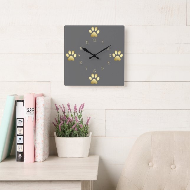 Väggur av klass Hund Tassar (Läsesal)