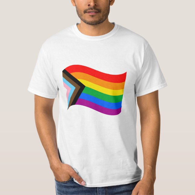 Vågig Progress Pride Flagga T Shirt (Framsida)