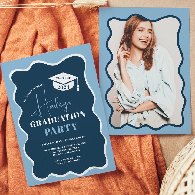 Vågigt fotot studenten i ram inbjudningar (Navy blue retro wavy frame photo graduation invitation)