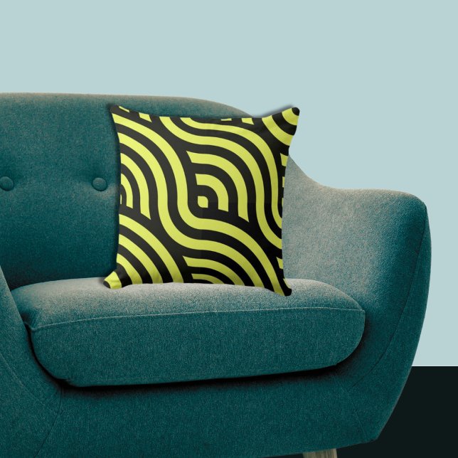 Vågigt Gult & Black Rand Mönster Kudde (Wavy Yellow & Black Stripes Pattern Throw Pillow)