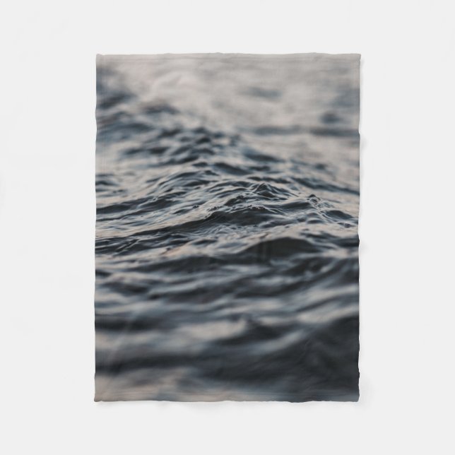 Vågigt hav under dagtid fleecefilt (Framsidan)