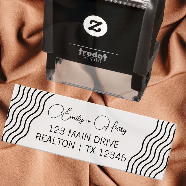 Vågigt Modern Bröllop Adress | Ett par Namn Självfärgande Stämpel (Skapare uppladdad)