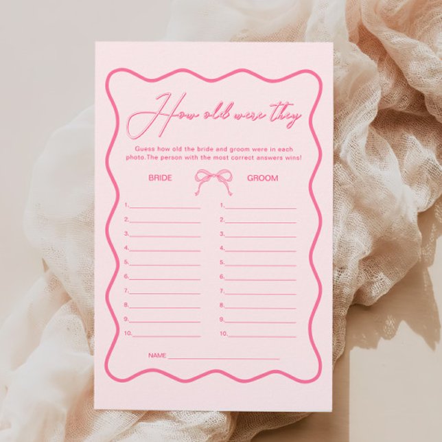 Vågigt Rosa Bow-Möhippan Gissa ålder (Skapare uppladdad)